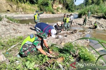 TNI hijaukan titik rawan longsor cegah bencana di Bener Meriah, Aceh