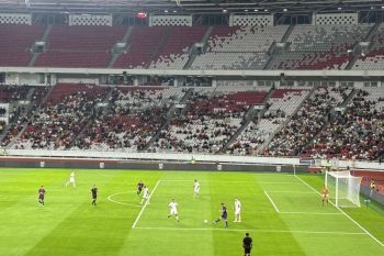 Barca Legends mengalahkan DRX Legends dengan tiga gol tanpa balas