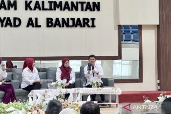 Dirut ANTARA bekali kemampuan komunikasi mahasiswa di Banjarmasin