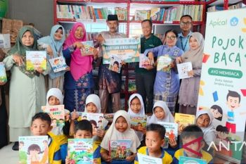 Perkuat Budaya Membaca, Apical Hadirkan Bantuan Buku untuk Siswa SDN 05 Lubuk Gaung