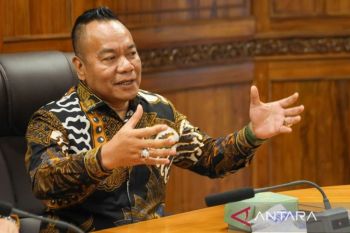 Ketua Komisi A DPRD Surabaya kecam dugaan penipuan warga oknum camat