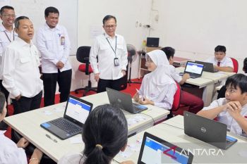 Tinjau TKA SD, Wamendikdasmen: Jangan panik, kerjakan dari soal mudah
