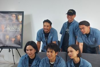 Sal Priadi rancang lagu baru saat syuting "Monster Pabrik Rambut"