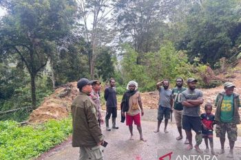 Polres Jayawijaya tutup akses jalan menuju dua distrik akibat tanah longsor