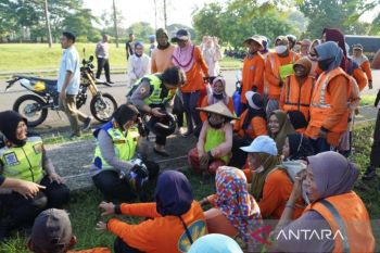 Hari Kartini, Polisi beri bantuan sosial kepada pekerja perempuan