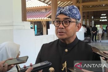 Plastik Makin Mahal! Walkot Bandung Muhammad Farhan Minta Warga Bawa Kantong Sendiri