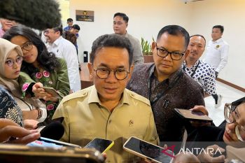 Mendag: Stok minyak goreng aman, harga naik dipicu biaya plastik