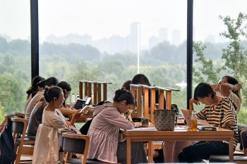 Survei: Tingkat membaca di China naik