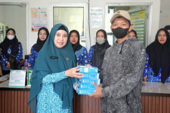 Pemkab OKU Timur salurkan bantuan nutrisi untuk pasien TBC di empat Puskesmas