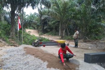 TNI rampungkan pembangunan jembatan, pulihkan akses warga Aceh Tamiang