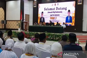 C87 calon haji Kloter 1 masuk asrama haji Makassar