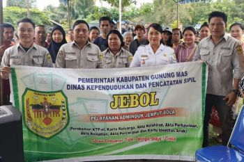 Warga Tumbang Talaken antusias sambut Program Jebol Disdukcapil Gumas