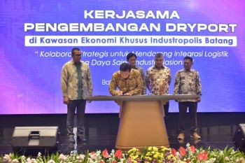 KEK Batang gandeng KAI-Pelindo bangun pelabuhan darat berbasis rel