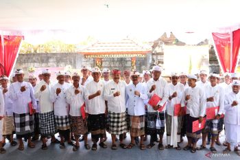 Wabup Made Dirga hadiri upacara Pujawali se-Tabanan