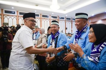 Indonesia sends off 391 pilgrims in first batch for 2026 season
