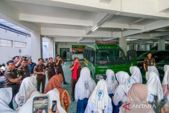 Kejari HST-Dinas Pendidikan edukasi pelajar lewat wisata hukum