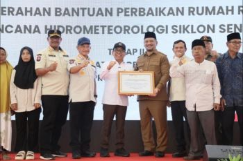 Satgas PRR serahkan bantuan rumah rusak korban Siklon Senyar II