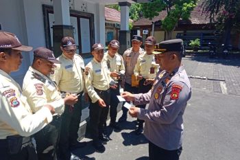 Polda Bali sebut pengeroyok di Buleleng bukan satpam resmi