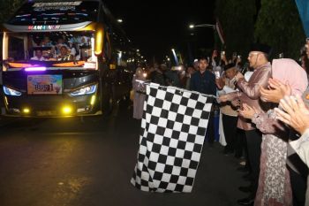 Jamaah calon haji Kota Tegal resmi diberangkatkan