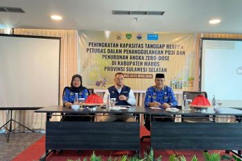 Puluhan nakes di Maros dilatih respons cepat KLB campak