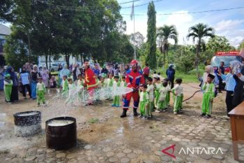 Damkar Tanjab Timur edukasi pelajar tentang cegah kebakaran