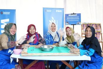 Dari rengginang laut, Ibu Eko melanjutkan semangat Kartini di Pesisir Rembang
