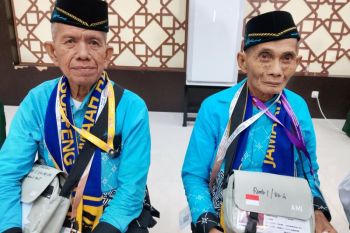 Petani asal Soppeng berangkat haji setelah menunggu 16 tahun