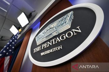 Menteri Angkatan Laut AS mundur