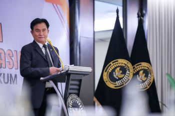 Gov't open to sharp criticism from academics, says top minister