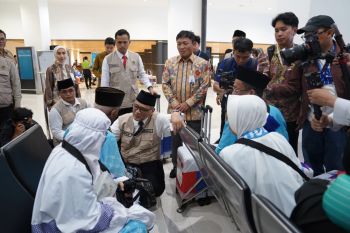 Lepas kloter 1 jemaah calon haji di Embarkasi Cipondoh, BSIoptimalkan layanan di Indonesia dan Tanah Suci