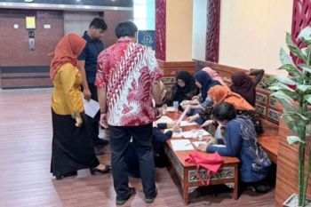 19 pegawai ESDM Jatim kembalikan uang pungli izin tambang ke Kejati