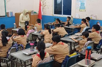 DPR RI ajak warga Kepri manfaatkan peluang ekonomi dari program MBG