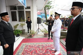 Sertijab Camat di Bukittinggi, Wako Ramlan minta peningkatan inovasi