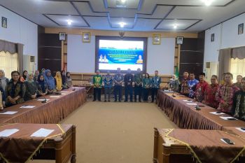 Aparat desa di Tala ikuti sosialisasi pentingnya dokumen kependudukan