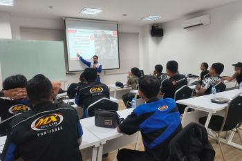 Asmo Kalbar gelar ddukasi SR bagi Komunitas Brotherhood