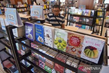 Hari Buku dan penguatan literasi