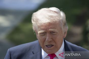 Trump: Petugas tertembak dalam insiden jamuan makan, pelaku ditahan