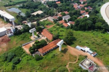 Warga Bekasi keluhkan lambannya proses ganti rugi lahan Tol Japek Selatan