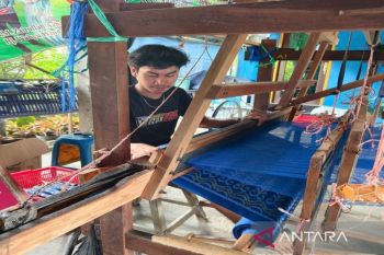 Export demand for Pagatan weaving increasing