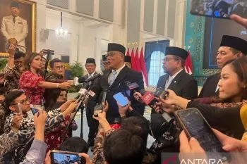 Baru dilantik, Menteri LH Jumhur sebut akan tangani isu sampah