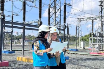 Maknai Hari Kartini, Srikandi PLN UIP KLT Hadirkan Cahaya Hingga Ujung Kalimantan
