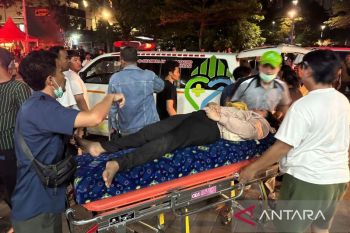 Korban kecelakaan kereta api di Bekasi dievakuasi ke RS