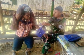 Satgas Yonif 511 berikan layanan CKG bagi masyarakat Balingga