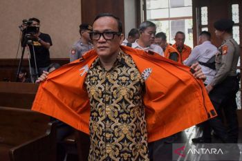 Eks Wamenaker Noel menyesal terima gratifikasi Rp3,36 M dan Ducati