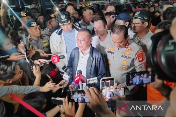 Tujuh orang terjepit dalam gerbong, tiga korban meninggal dunia