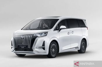 Denza D9 model terbaru diluncurkan, harganya mulai sekitar Rp908 juta