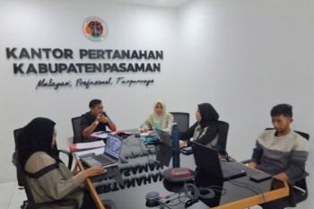 Pegawai Kantor Pertanahan Pasaman ikuti zoom meeting Bimtek SBK tingkatkan pemahaman standar biaya keluaran tahun 2026