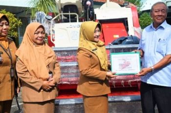 Pemkab Magetan salurkan bantuan alsintan kepada dua kelompok tani