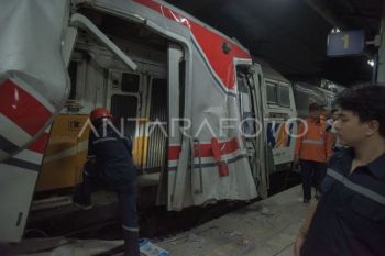 Indonesian parliament calls for probe into Bekasi train collision