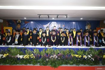 Perkuat kualitas riset, President University kukuhkan tiga guru besar